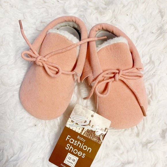 Other - Pink baby fashion shoes faux suede 12-18 months